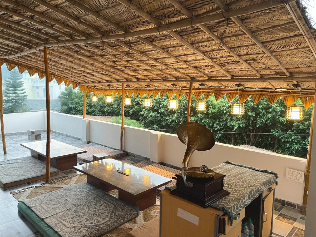 12 Monks Rishikesh Hostel Buitenkant foto
