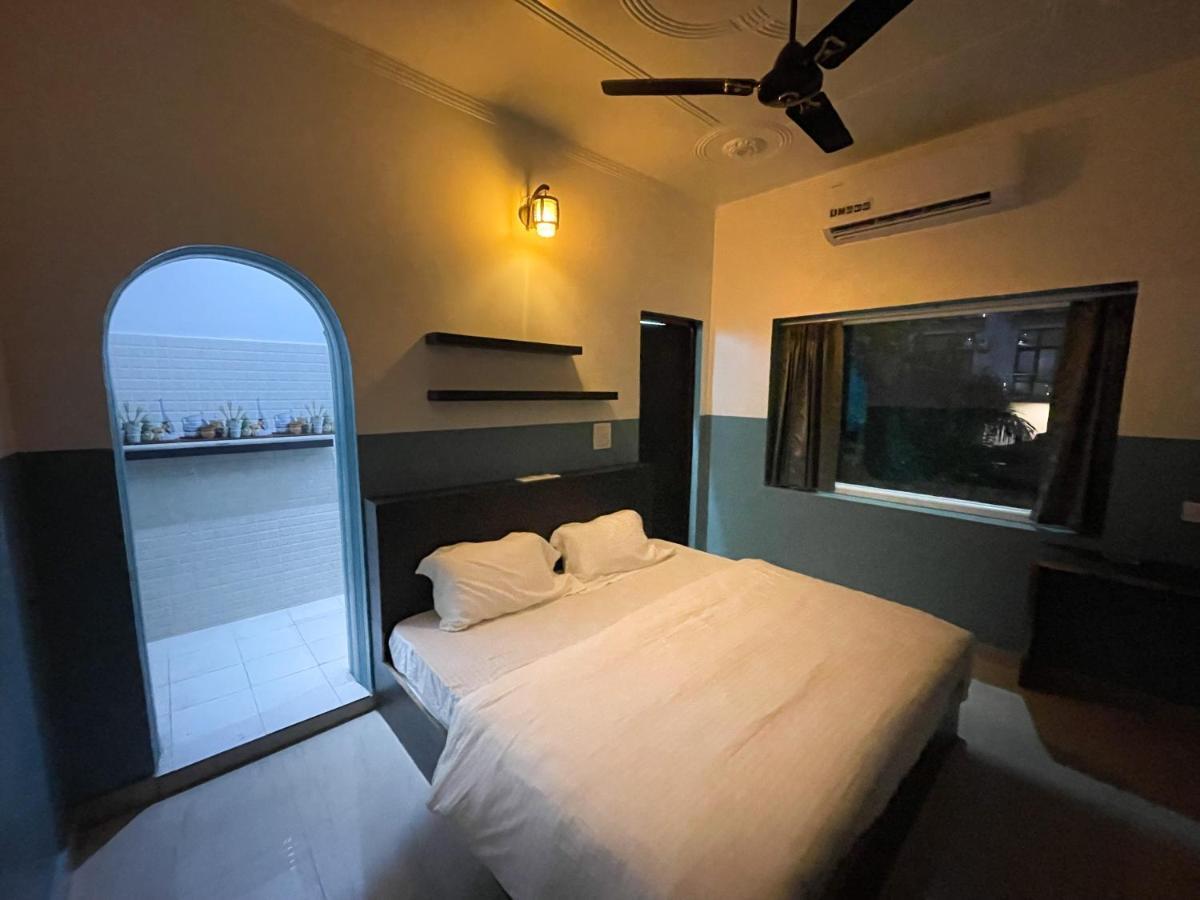 12 Monks Rishikesh Hostel Buitenkant foto